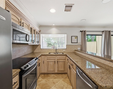 2209 W Settlers Way - Photo Thumbnail 9
