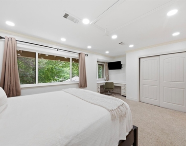 2209 W Settlers Way - Photo Thumbnail 17