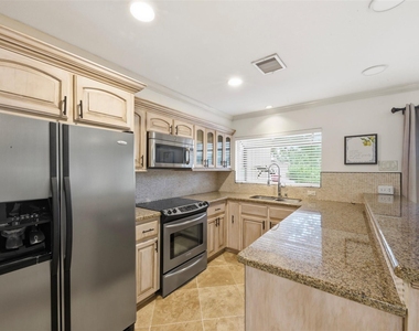 2209 W Settlers Way - Photo Thumbnail 7