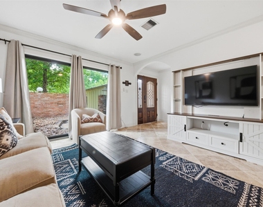 2209 W Settlers Way - Photo Thumbnail 4