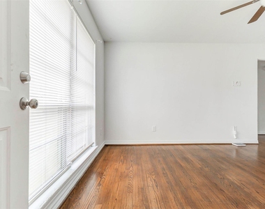230 Bizerte Street - Photo Thumbnail 5