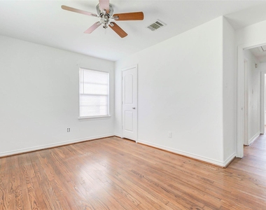 230 Bizerte Street - Photo Thumbnail 16