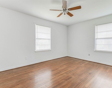 230 Bizerte Street - Photo Thumbnail 14