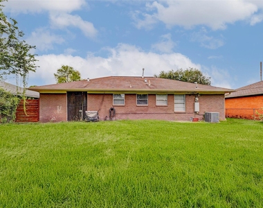 230 Bizerte Street - Photo Thumbnail 31