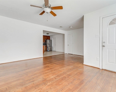 230 Bizerte Street - Photo Thumbnail 7