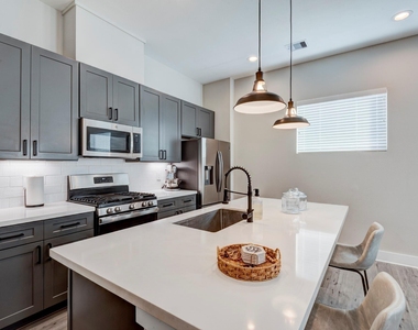 1181 W Tidwell Road - Photo Thumbnail 10