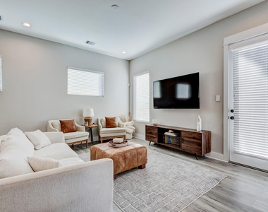 1181 W Tidwell Road - Photo Thumbnail 4