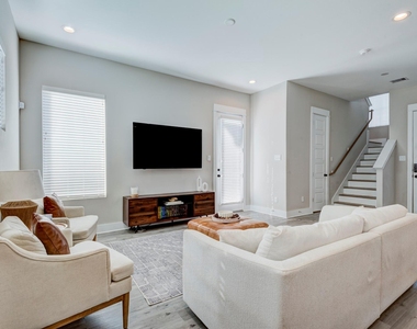 1181 W Tidwell Road - Photo Thumbnail 7