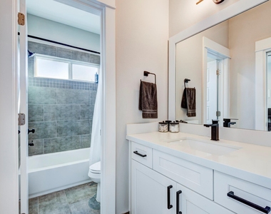 1181 W Tidwell Road - Photo Thumbnail 22