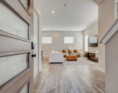 1181 W Tidwell Road - Photo Thumbnail 2