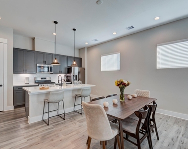 1181 W Tidwell Road - Photo Thumbnail 9