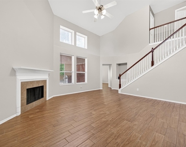 17611 Haywood Oaks Drive - Photo Thumbnail 5