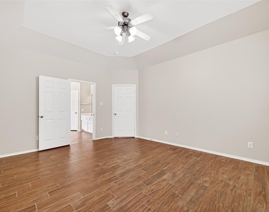 17611 Haywood Oaks Drive - Photo Thumbnail 12