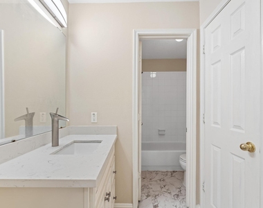 26414 Creston Woods Drive - Photo Thumbnail 23
