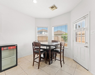 26414 Creston Woods Drive - Photo Thumbnail 14