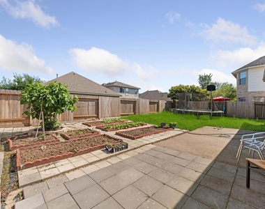 26414 Creston Woods Drive - Photo Thumbnail 29