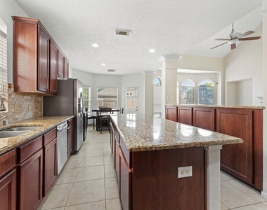 26414 Creston Woods Drive - Photo Thumbnail 13