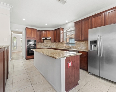 26414 Creston Woods Drive - Photo Thumbnail 11