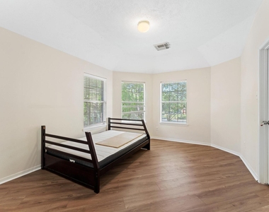 26414 Creston Woods Drive - Photo Thumbnail 20