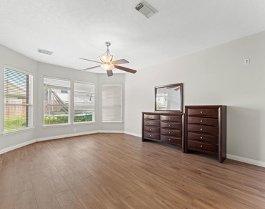 26414 Creston Woods Drive - Photo Thumbnail 15
