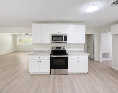 807 W Murrill Street - Photo Thumbnail 6