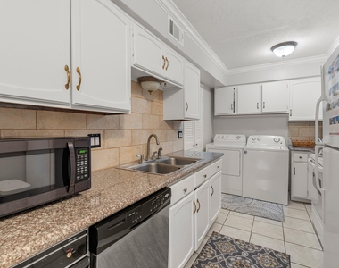 355 N Post Oak Lane - Photo Thumbnail 14