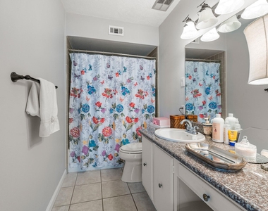 355 N Post Oak Lane - Photo Thumbnail 12
