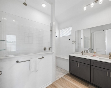 551 Ruby Bend Lane - Photo Thumbnail 12