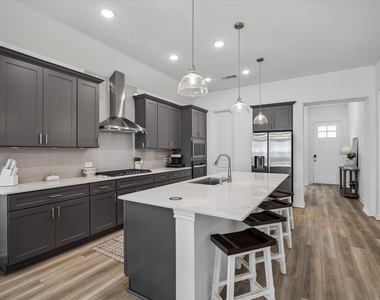 551 Ruby Bend Lane - Photo Thumbnail 7