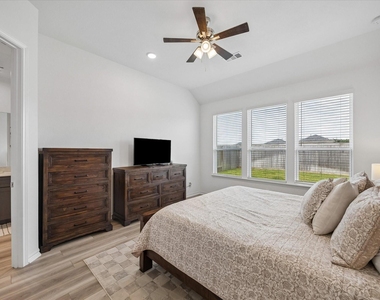 551 Ruby Bend Lane - Photo Thumbnail 11