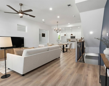 2806 Versailles Oak Lane - Photo Thumbnail 11