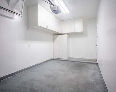 2220 Naomi Street - Photo Thumbnail 9