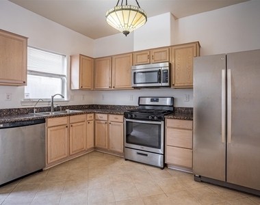 2220 Naomi Street - Photo Thumbnail 8