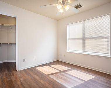 2220 Naomi Street - Photo Thumbnail 24