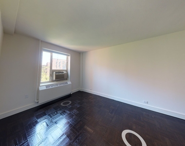 252 1st Avenue - Photo Thumbnail 3