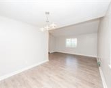 16418 Blackhawk Boulevard - Photo Thumbnail 9