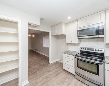 16418 Blackhawk Boulevard - Photo Thumbnail 8