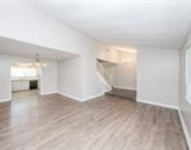 16418 Blackhawk Boulevard - Photo Thumbnail 3
