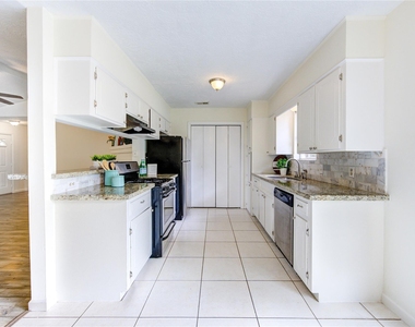 950 Grand Junction Drive - Photo Thumbnail 14