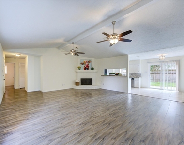 950 Grand Junction Drive - Photo Thumbnail 2