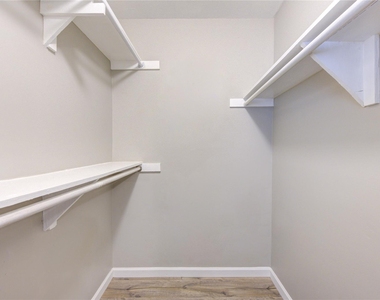950 Grand Junction Drive - Photo Thumbnail 10