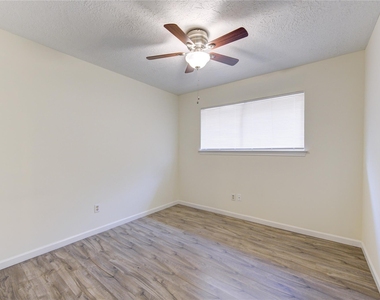 950 Grand Junction Drive - Photo Thumbnail 26
