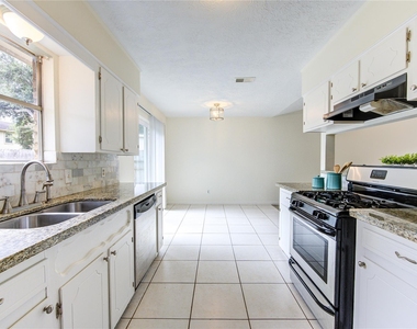 950 Grand Junction Drive - Photo Thumbnail 6