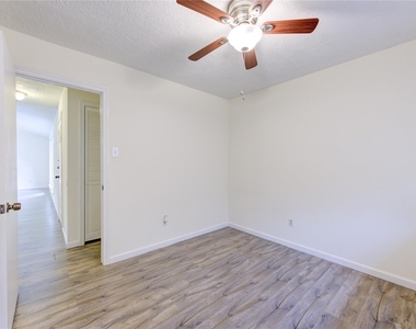 950 Grand Junction Drive - Photo Thumbnail 24