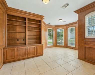1611 Copperas Cove - Photo Thumbnail 7