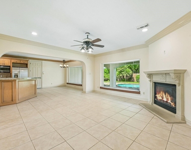 1611 Copperas Cove - Photo Thumbnail 9