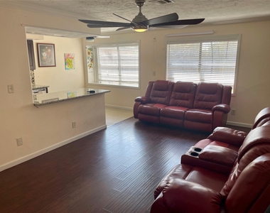 11615 Carvel Lane - Photo Thumbnail 3