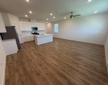 3539 Adelie Lane - Photo Thumbnail 7