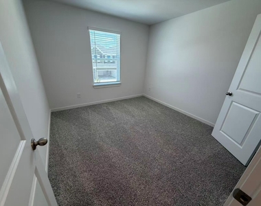 3539 Adelie Lane - Photo Thumbnail 18
