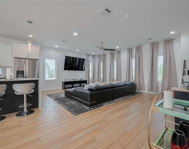 1902 Dan Street - Photo Thumbnail 5